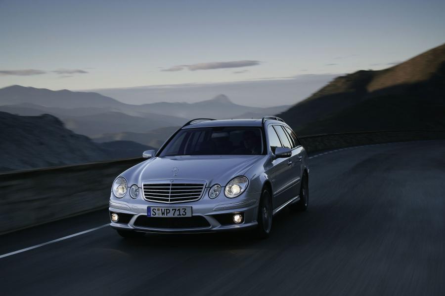  Mercedes-Benz E63 AMG 2007 года  (фото 9 из 25)